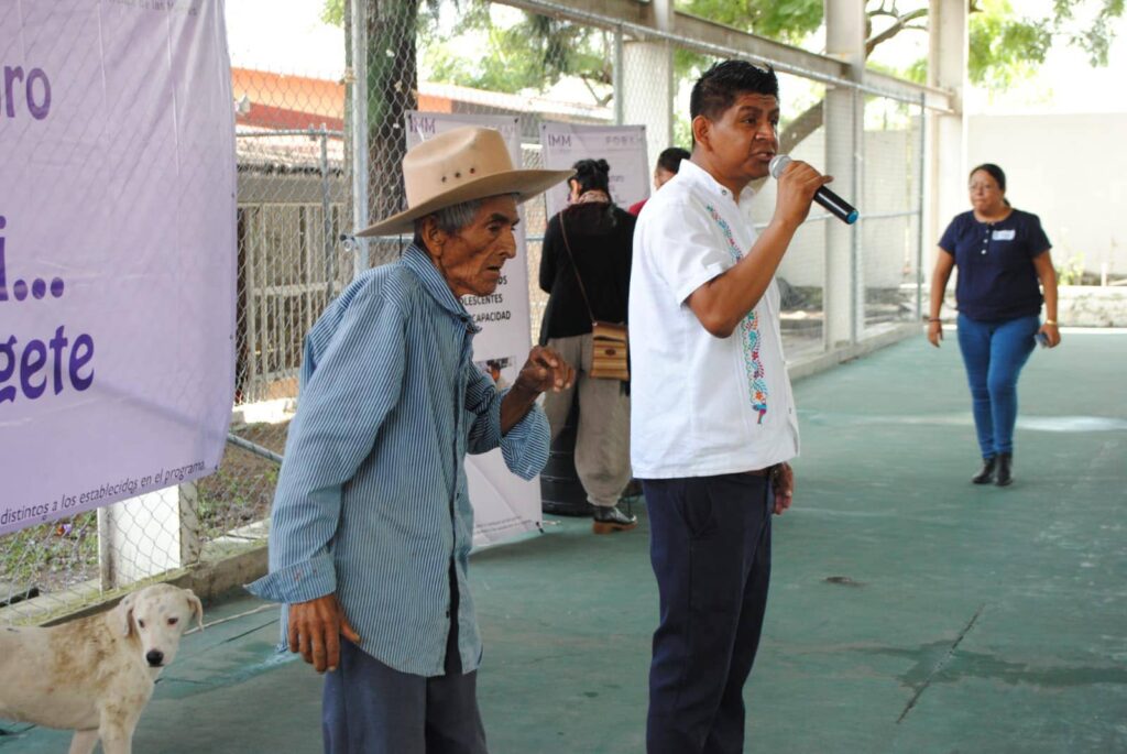 Libro Tetlanonotsah autor Magdaleno Pérez